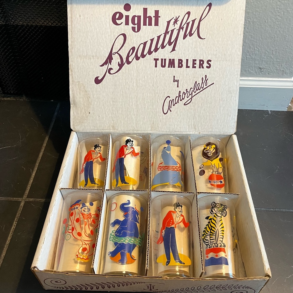 Set of 8 Vintage Big Top Circus Glasses By Anchor Hocking